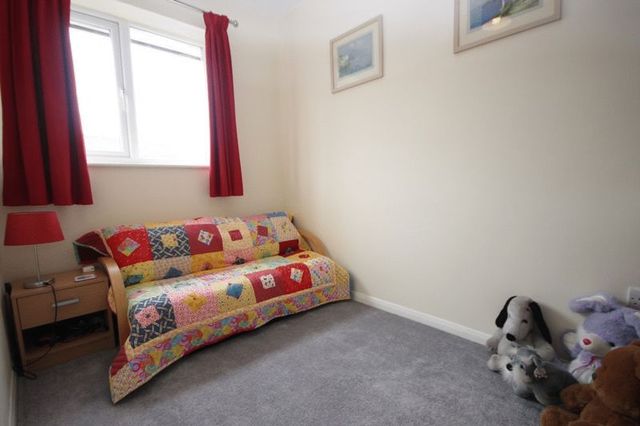  Image of 2 bedroom Terraced house for sale in Bowerman Close Kidlington OX5 at Bowerman Close  Kidlington, OX5 1TP