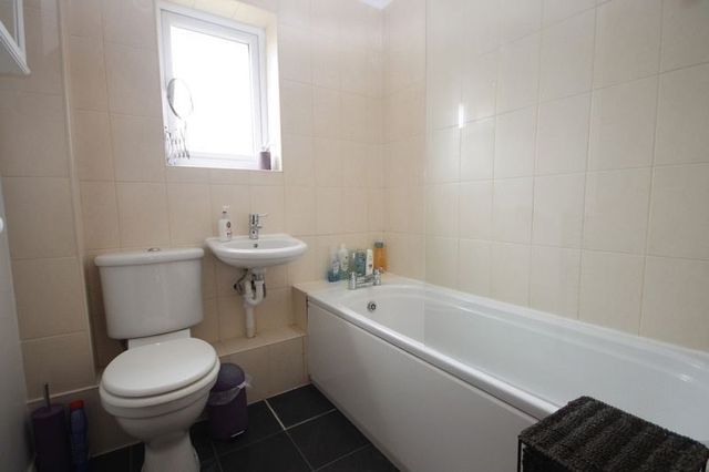  Image of 2 bedroom Terraced house for sale in Bowerman Close Kidlington OX5 at Bowerman Close  Kidlington, OX5 1TP