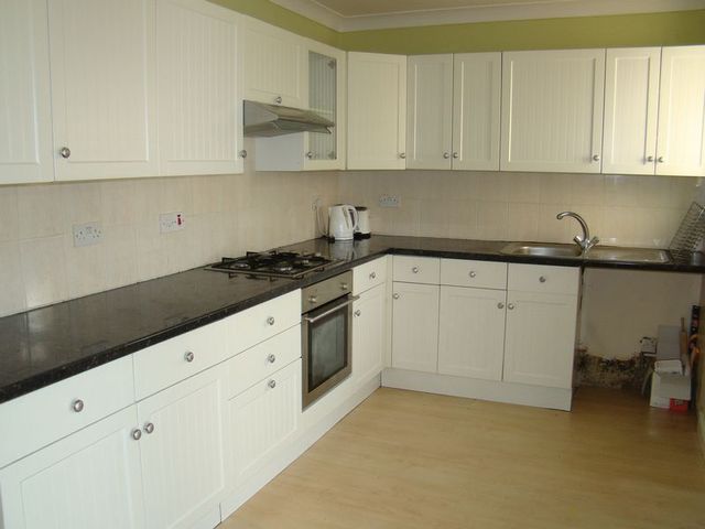  Image of 3 bedroom Terraced house to rent in King Edward Road Gillingham ME7 at King Edward Road  Gillingham, ME7 2RF