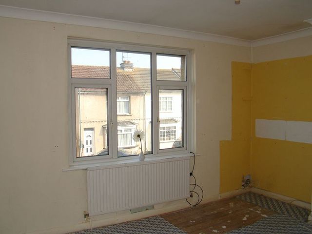  Image of 3 bedroom Terraced house to rent in King Edward Road Gillingham ME7 at King Edward Road  Gillingham, ME7 2RF