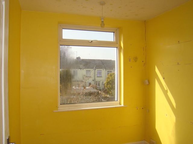  Image of 3 bedroom Terraced house to rent in King Edward Road Gillingham ME7 at King Edward Road  Gillingham, ME7 2RF