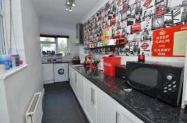  Image of 2 bedroom Terraced house for sale in Tennyson Road King