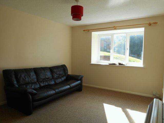  Image of 1 bedroom Flat to rent in Kinnerton Way Exeter EX4 at Kinnerton Way EXWICK Exeter, EX4 2BL