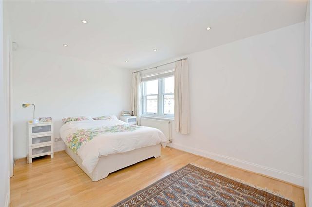  Image of 3 bedroom Flat for sale in Lauriston Road London E9 at Lauriston Road  London, E9 7LH