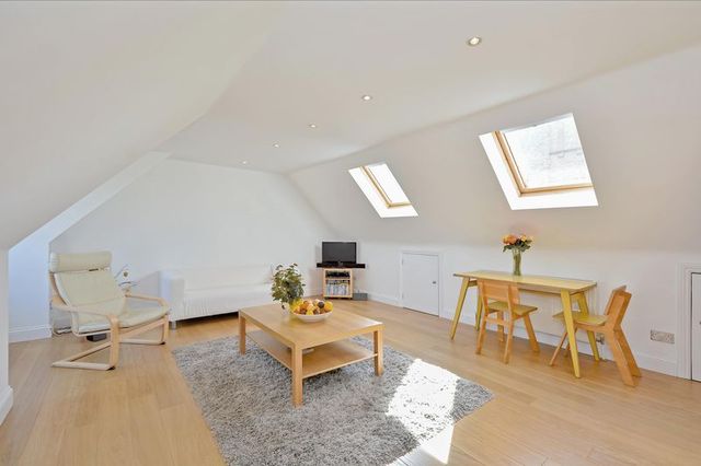  Image of 3 bedroom Flat for sale in Lauriston Road London E9 at Lauriston Road  London, E9 7LH