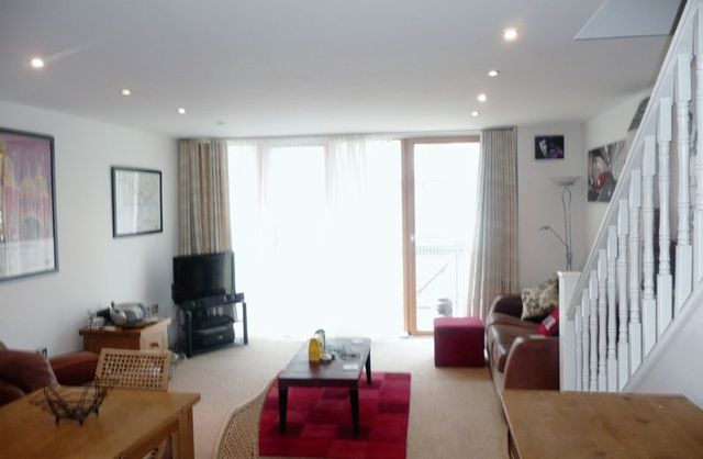  Image of 3 bedroom Flat to rent in Lea Bridge Road London E5 at Lea Bridge Road  Hackney, E5 9UB