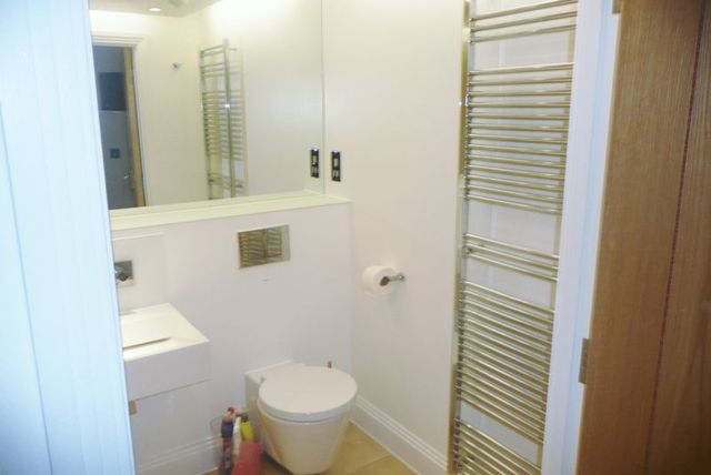  Image of 3 bedroom Flat to rent in Lea Bridge Road London E5 at Lea Bridge Road  Hackney, E5 9UB