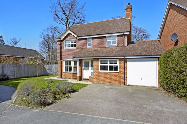  Image of 4 bedroom Detached house for sale in Quarry Gardens Leatherhead KT22 at Quarry Gardens Leatherhead Leatherhead, KT22 8UE