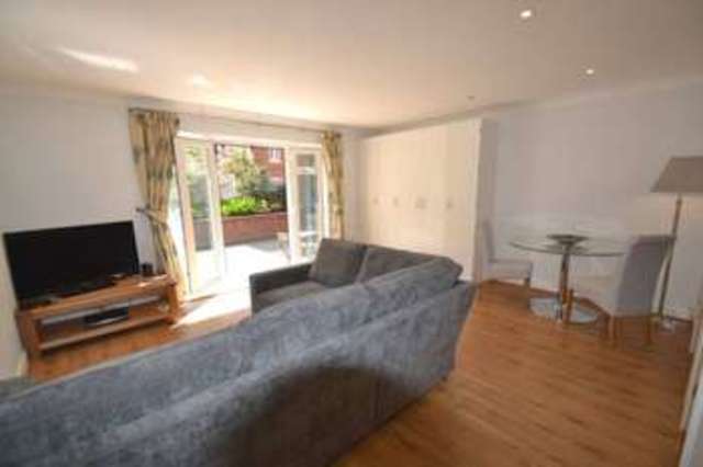  Image of Maisonette to rent in Leret Way Leatherhead KT22 at Leret Way  Leatherhead, KT22 7JL