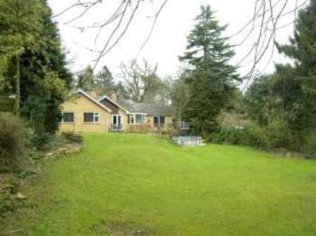  Image of 5 bedroom Bungalow for sale in Brow of the Hill Leziate King