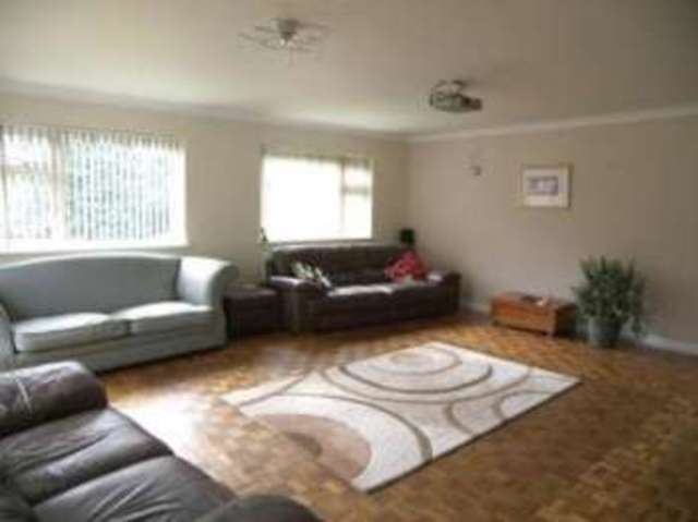  Image of 5 bedroom Bungalow for sale in Brow of the Hill Leziate King