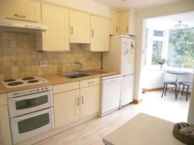  Image of 5 bedroom Bungalow for sale in Brow of the Hill Leziate King