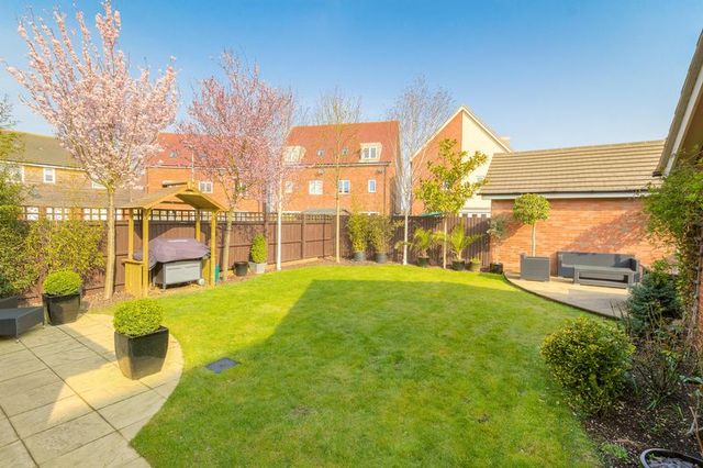 Image of 4 bedroom Property for sale in Littlestone Gate Broughton Milton Keynes MK10 at Littlestone Gate Broughton MILTON KEYNES, MK10 7DH