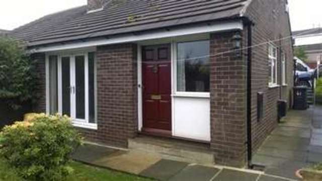  Image of 2 bedroom Bungalow to rent in Longhouse Drive Denholme Bradford BD13 at Denholme, BD13 4NG