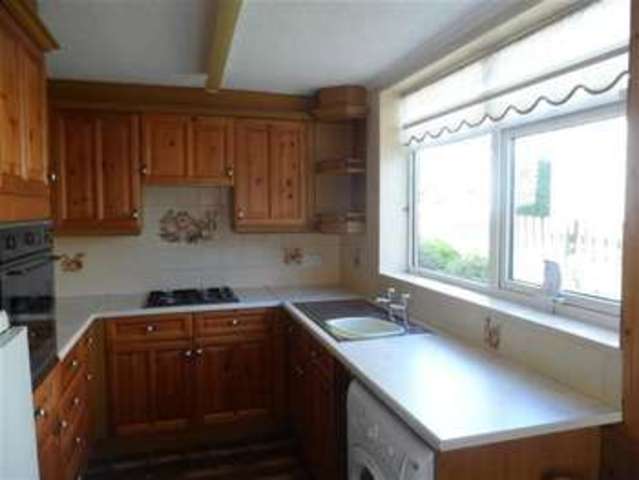  Image of 2 bedroom Bungalow to rent in Longhouse Drive Denholme Bradford BD13 at Denholme, BD13 4NG