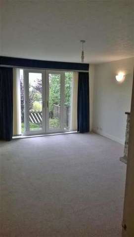  Image of 2 bedroom Bungalow to rent in Longhouse Drive Denholme Bradford BD13 at Denholme, BD13 4NG