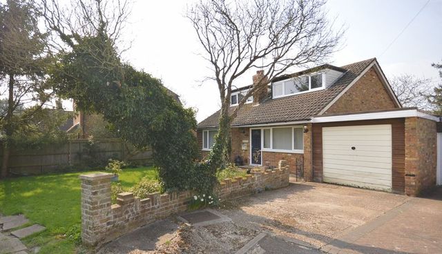  Image of 4 bedroom Detached house for sale in Lower Icknield Way Longwick Princes Risborough HP27 at Lower Icknield Way Longwick Princes Risborough, HP27 9RZ