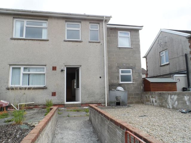  Image of 4 bedroom Semi-Detached house to rent in Maescader Pencader SA39 at Maescader  Pencader, SA39 9HQ