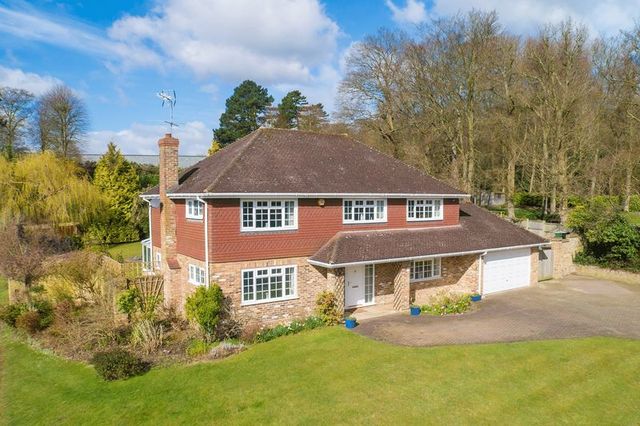  Image of 5 bedroom Detached house for sale in Magnolia Dene Hazlemere High Wycombe HP15 at Magnolia Dene Hazlemere High Wycombe, HP15 7QE