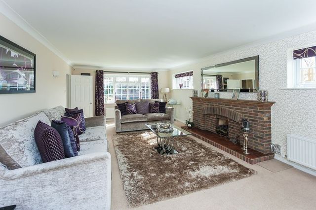  Image of 5 bedroom Detached house for sale in Magnolia Dene Hazlemere High Wycombe HP15 at Magnolia Dene Hazlemere High Wycombe, HP15 7QE