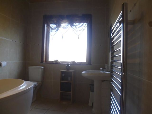  Image of 4 bedroom Detached house to rent in Main Road Cumbernauld Glasgow G67 at Cumbernauld North Lanarkshire North Lanarkshire, G67 4AY