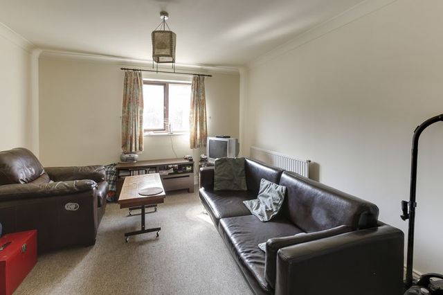  Image of 1 bedroom Flat for sale in Mayfield Road London N8 at Mayfield Road  Crouch End, N8 9NQ