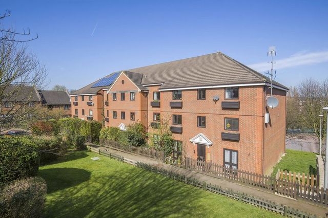  Image of 1 bedroom Flat for sale in Mayfield Road London N8 at Mayfield Road  Crouch End, N8 9NQ