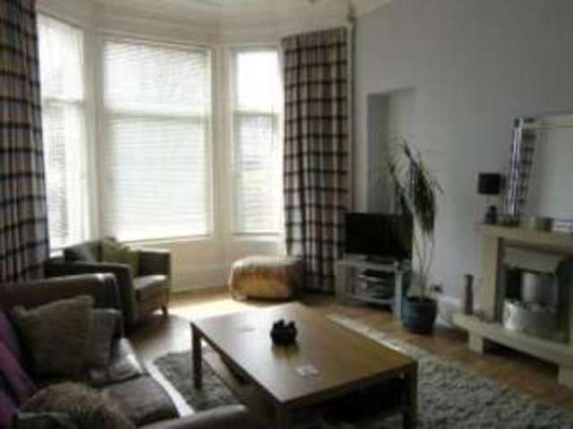  Image of 3 bedroom Flat for sale in Meadowpark Street Dennistoun Glasgow G31 at Glasgow Lanarkshire Springburn, G31 2SY