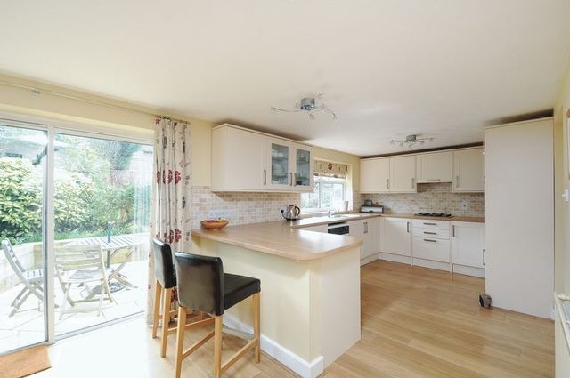  Image of 4 bedroom Semi-Detached house for sale in Melton Drive Didcot OX11 at Melton Drive Didcot Didcot, OX11 7JP