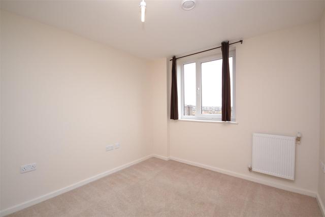  Image of 2 bedroom Property to rent in Lankaster Gardens London N2 at 68 Lankaster Gardens  East Finchley, N2 9FF