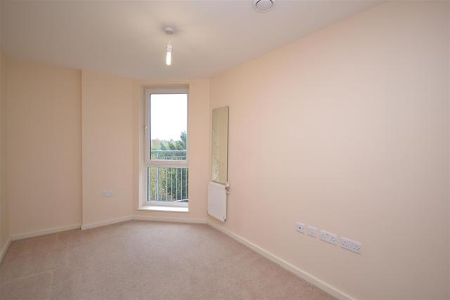  Image of 2 bedroom Property to rent in Lankaster Gardens London N2 at 68 Lankaster Gardens  East Finchley, N2 9FF