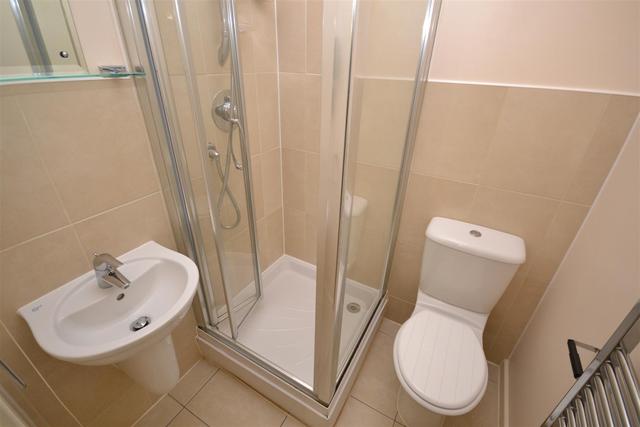  Image of 2 bedroom Property to rent in Lankaster Gardens London N2 at 68 Lankaster Gardens  East Finchley, N2 9FF