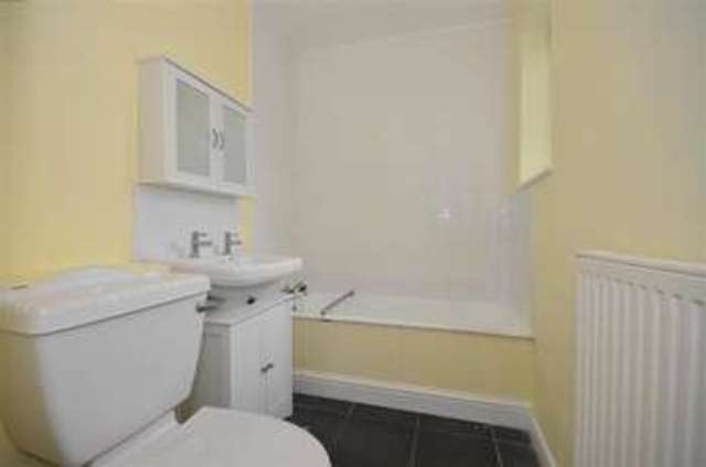  Image of 1 bedroom Bungalow for sale in Merrylands Laindon Basildon SS15 at Basildon Essex Basildon, SS15 6RD