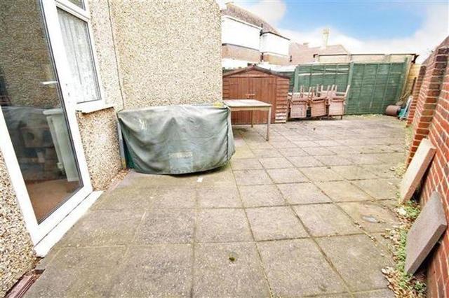  Image of 2 bedroom Property for sale in Middle Road Shoreham-by-Sea BN43 at Kingston by Sea, BN43 6LL