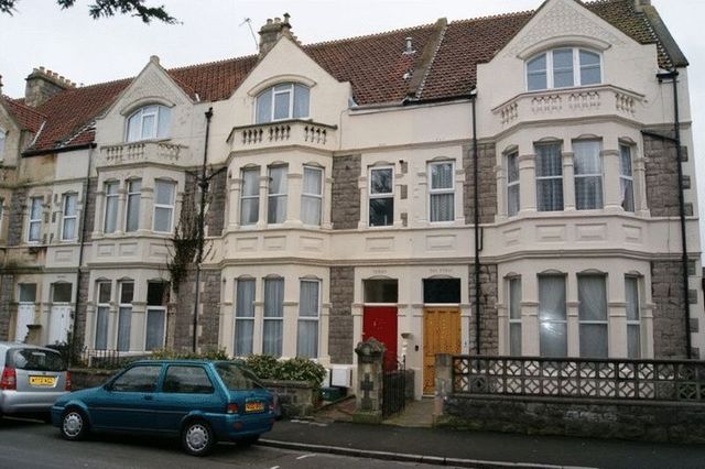  Image of 1 bedroom Flat to rent in Milburn Road Weston-super-Mare BS23 at Milburn Road  Weston-Super-Mare, BS23 3BE
