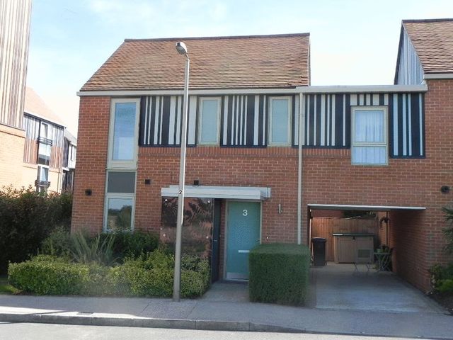  Image of 4 bedroom Detached house for sale in Milestone Road Newhall Harlow CM17 at Milestone Road Newhall Harlow, CM17 9NW