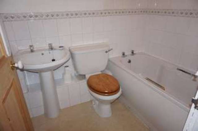  Image of 2 bedroom Terraced house for sale in Milnthorpe Road Kendal LA9 at Kendal Cumbria, LA9 5QQ