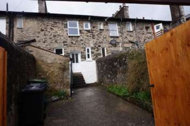  Image of 2 bedroom Terraced house for sale in Milnthorpe Road Kendal LA9 at Kendal Cumbria, LA9 5QQ