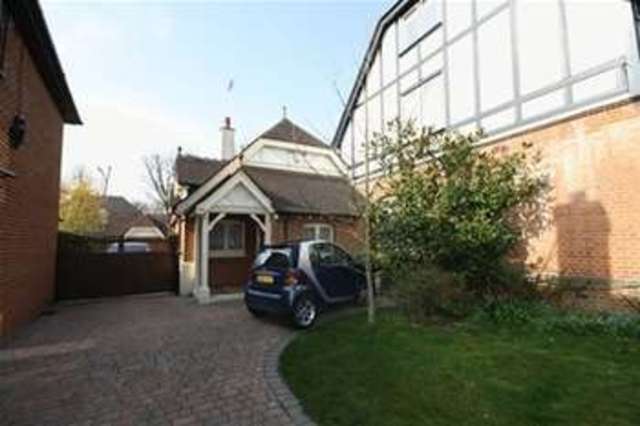  Image of 3 bedroom Semi-Detached house to rent in Monkhams Avenue Woodford Green IG8 at Monkhams Avenue  Woodford Green, IG8 0ER