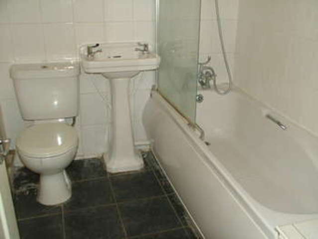  Image of 2 bedroom Flat for sale in Lansdowne Road Bournemouth BH1 at Lansdowne Road  Bournemouth, BH1 1RS