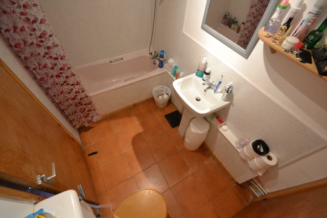  Image of 1 bedroom Flat to rent in Montgomery Street Cardiff CF24 at Roath Cardiff Roath, CF24 3LZ
