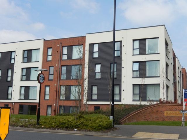  Image of 3 bedroom Flat to rent in Monticello Way Coventry CV4 at Monticello Way Bannerbroook Park Coventry, CV4 9WE