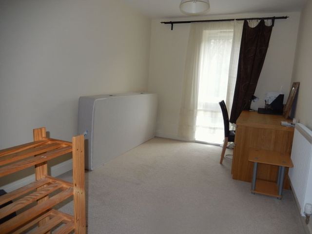  Image of 3 bedroom Flat to rent in Monticello Way Coventry CV4 at Monticello Way Bannerbroook Park Coventry, CV4 9WE