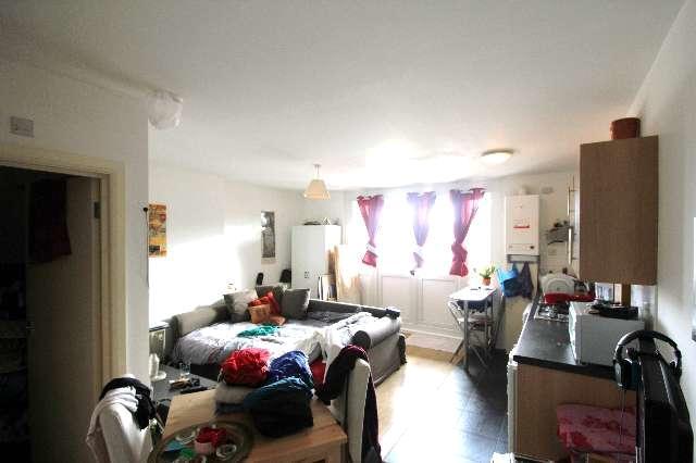  Image of Studio flat to rent in Mount View Road London N4 at Finsbury Park London Finsbury Park, N4 4SL