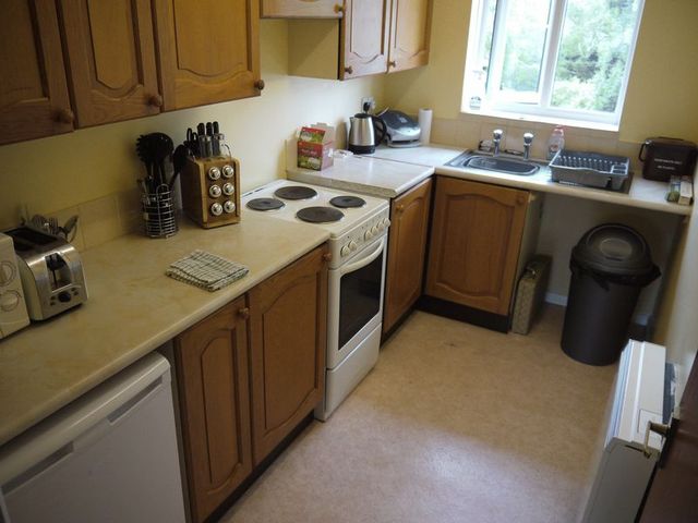  Image of 2 bedroom Flat to rent in Mowries Court Somerton TA11 at Mowries Court  Somerton, TA11 6NF