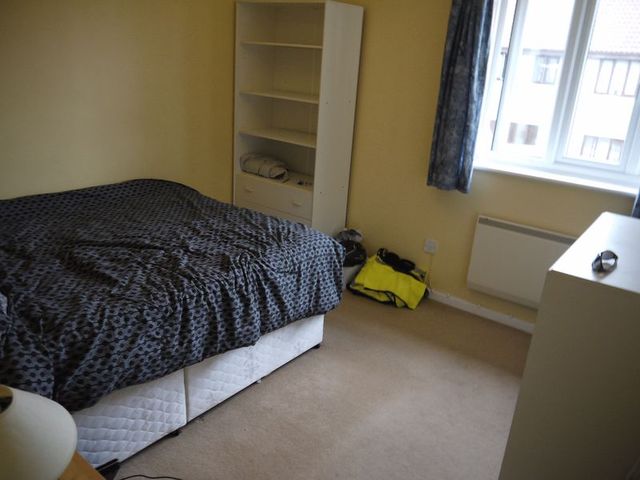  Image of 2 bedroom Flat to rent in Mowries Court Somerton TA11 at Mowries Court  Somerton, TA11 6NF