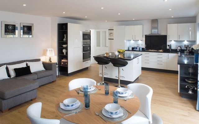  Image of 4 bedroom Detached house for sale in Weoley Park Road Selly Oak Birmingham B29 at Weoley Park Road Selly Oak Birmingham, B29 6RB