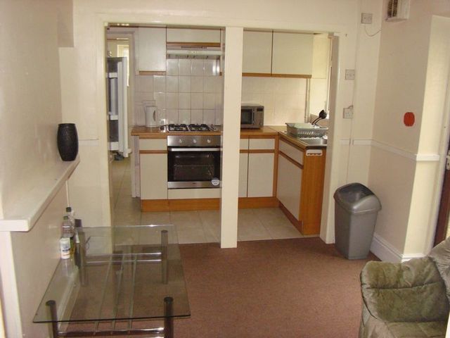  Image of 5 bedroom Terraced house to rent in Newcombe Road Shirley Southampton SO15 at Newcombe Road  SOUTHAMPTON, SO15 2FS