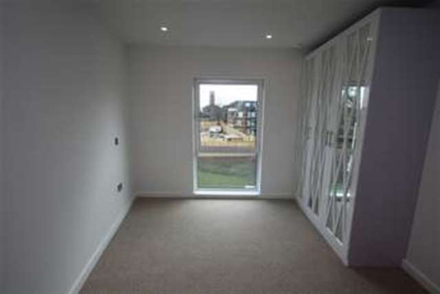  Image of 2 bedroom Flat to rent in St. James