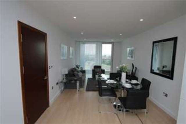  Image of 2 bedroom Flat to rent in St. James